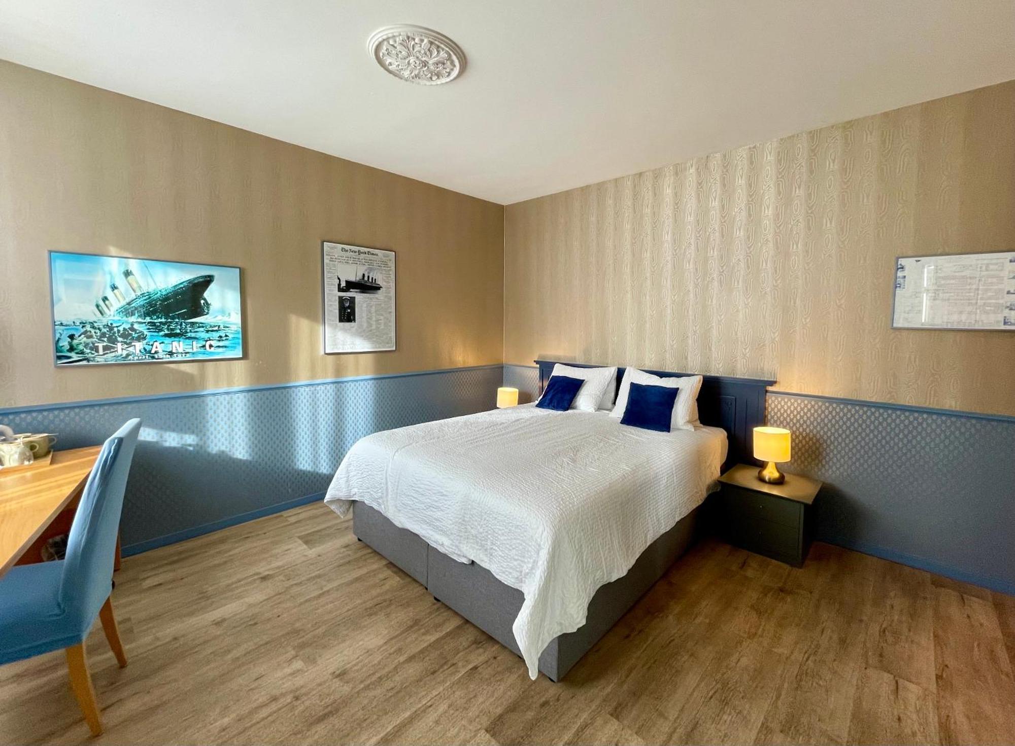שפיץ Hotel Movieworld מראה חיצוני תמונה