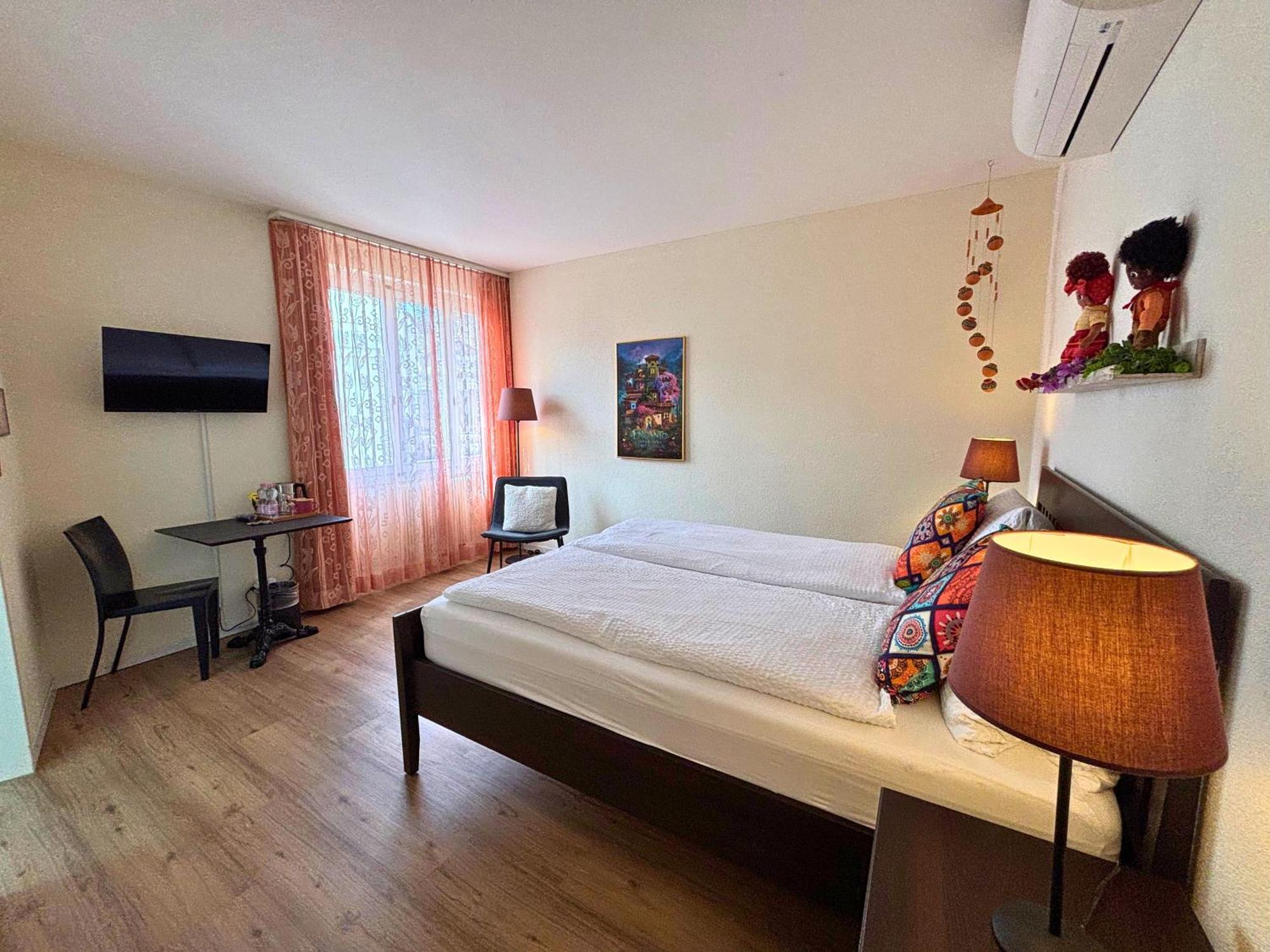 שפיץ Hotel Movieworld מראה חיצוני תמונה